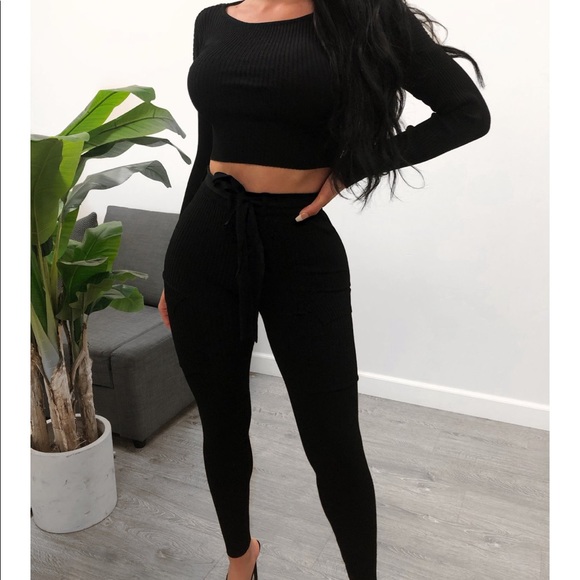 Laura’s Boutique - Long Sleeve Set - Picture 1 of 3